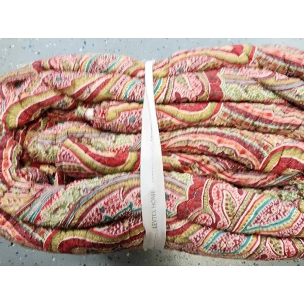 Levtex Home Spruce Paisley Reversible Quilt Set Unisex King Size Red